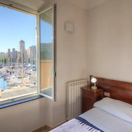 Club Nautico بيت ضيافة سافونا