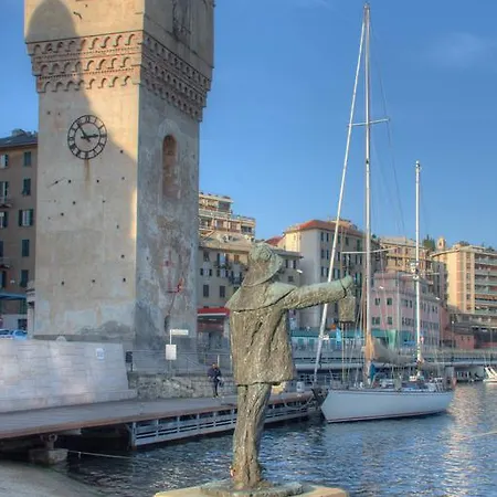Club Nautico بيت ضيافة *