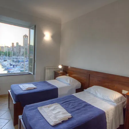 Club Nautico بيت ضيافة